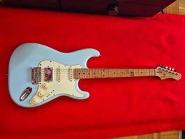 E-Gitarre Sqoe Electric Guitar Design Studio Spain hellblau