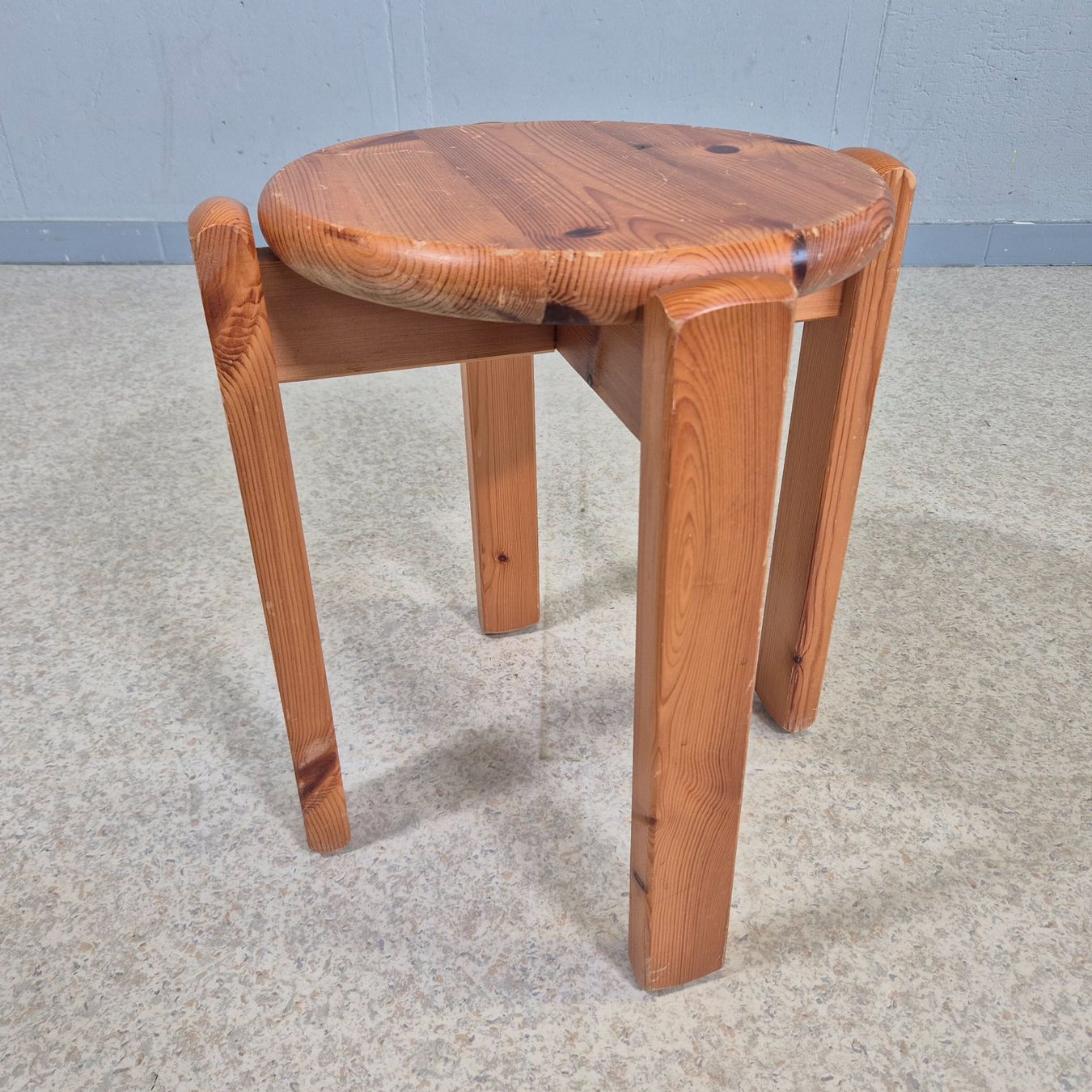 Hocker: Stapelhocker Holzhocker Hocker Höcker Massivholz – Gebraucht aus Nottwil von Wondewa-Shop 1