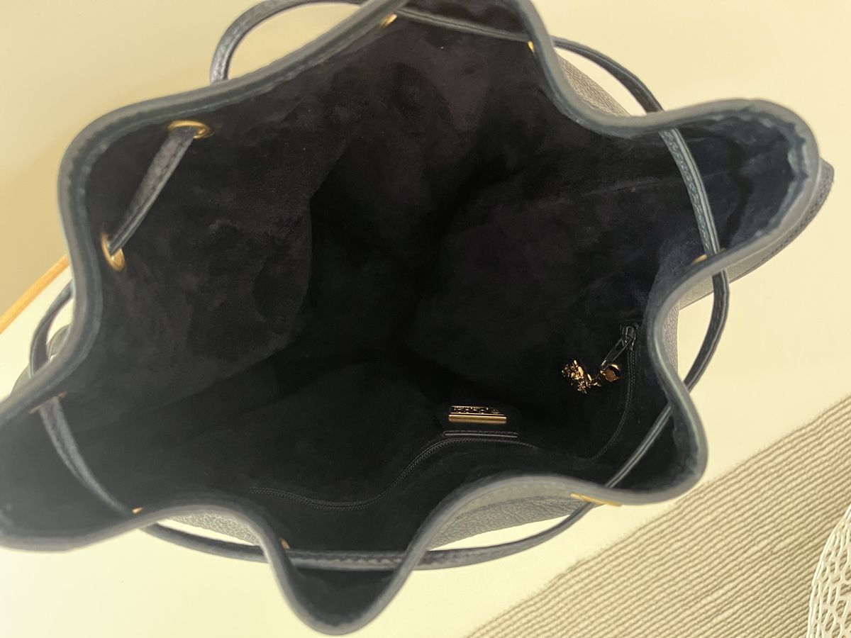 Gucci Borse: Gucci Vintage Navy Bucket Bag – Usato da Männedorf venduto da Helenanne 9