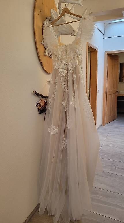 Robes: Brautkleid 40 Blash Neu – D'occasion à Seewen SZ par pla01