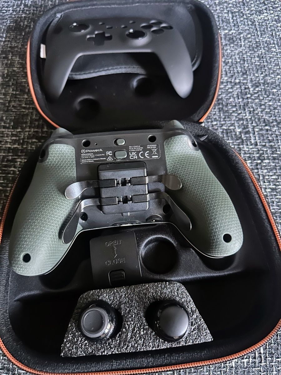 Nintendo Konsolen: Nintendo Switch PowerA Fusion Pro Controller Set mit Tasche – Gebraucht aus Saas-Fee von Yves_El_Knievel 2