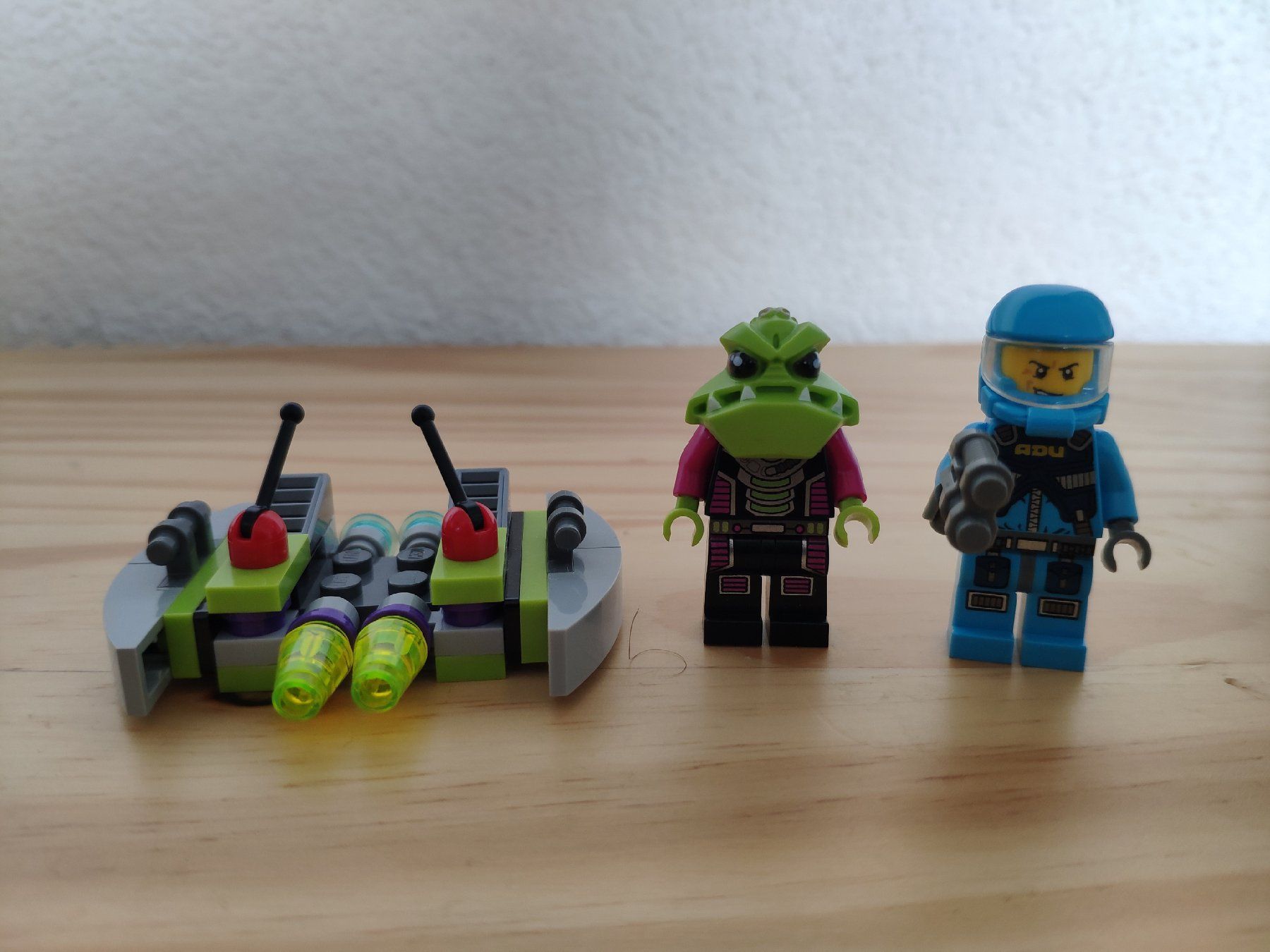 Lego Baukästen: LEGO Alien Conquest: Alien Striker & Mothership – Gebraucht aus Nussbaumen AG von  2