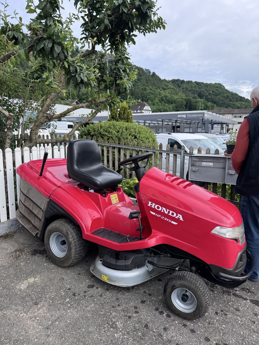 Honda Tagliaerba: Honda Rasentraktor – Usato da Schinznach Bad venduto da Bann