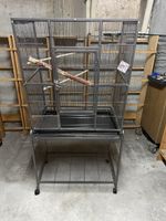 Grande cage pour oiseaux avec support sur roulettes, gris