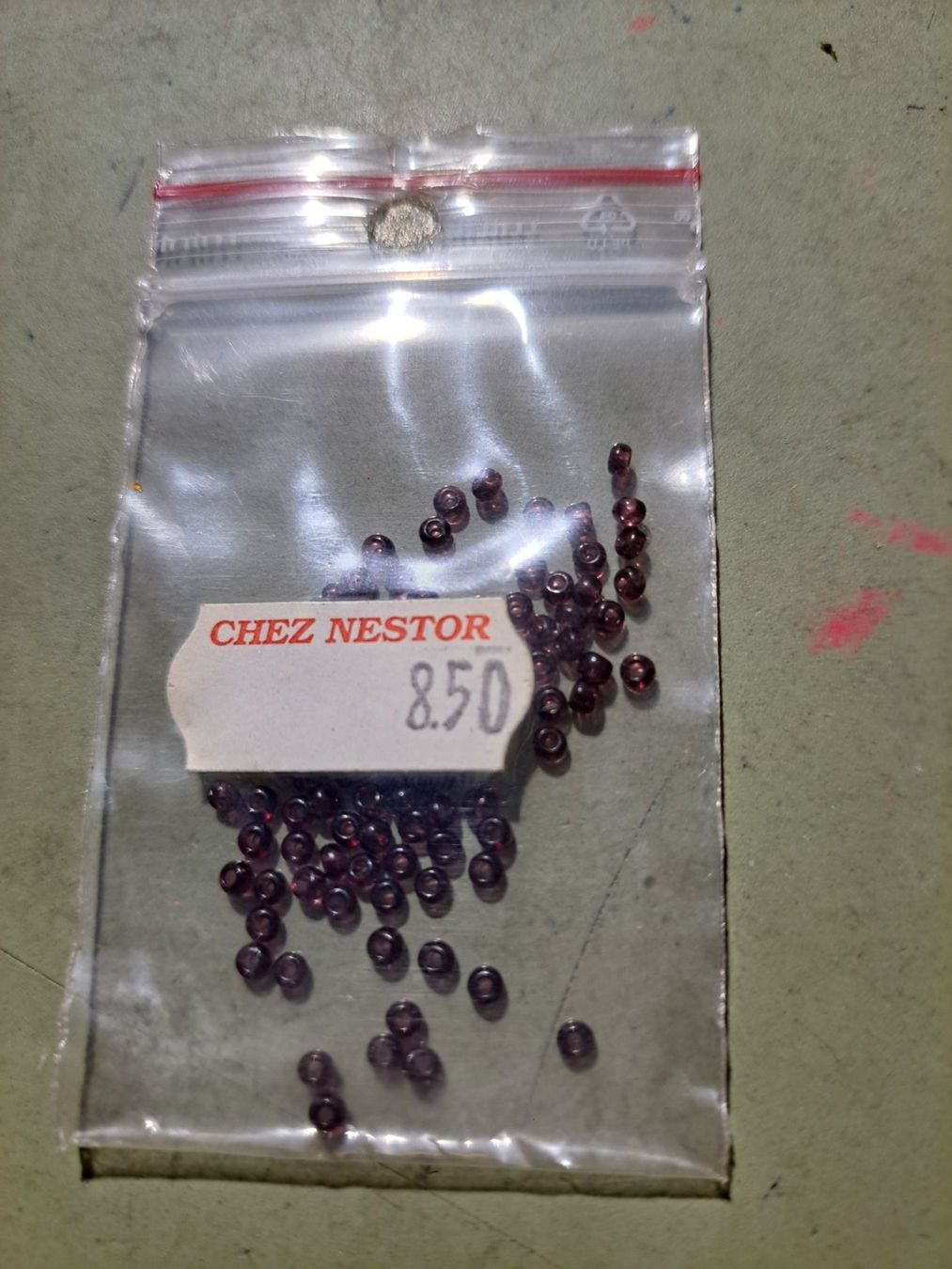 Perles (synthétiques): 100 perles violette - 100 Perlen purple – Neuf (Voir description) à Fribourg par versus702