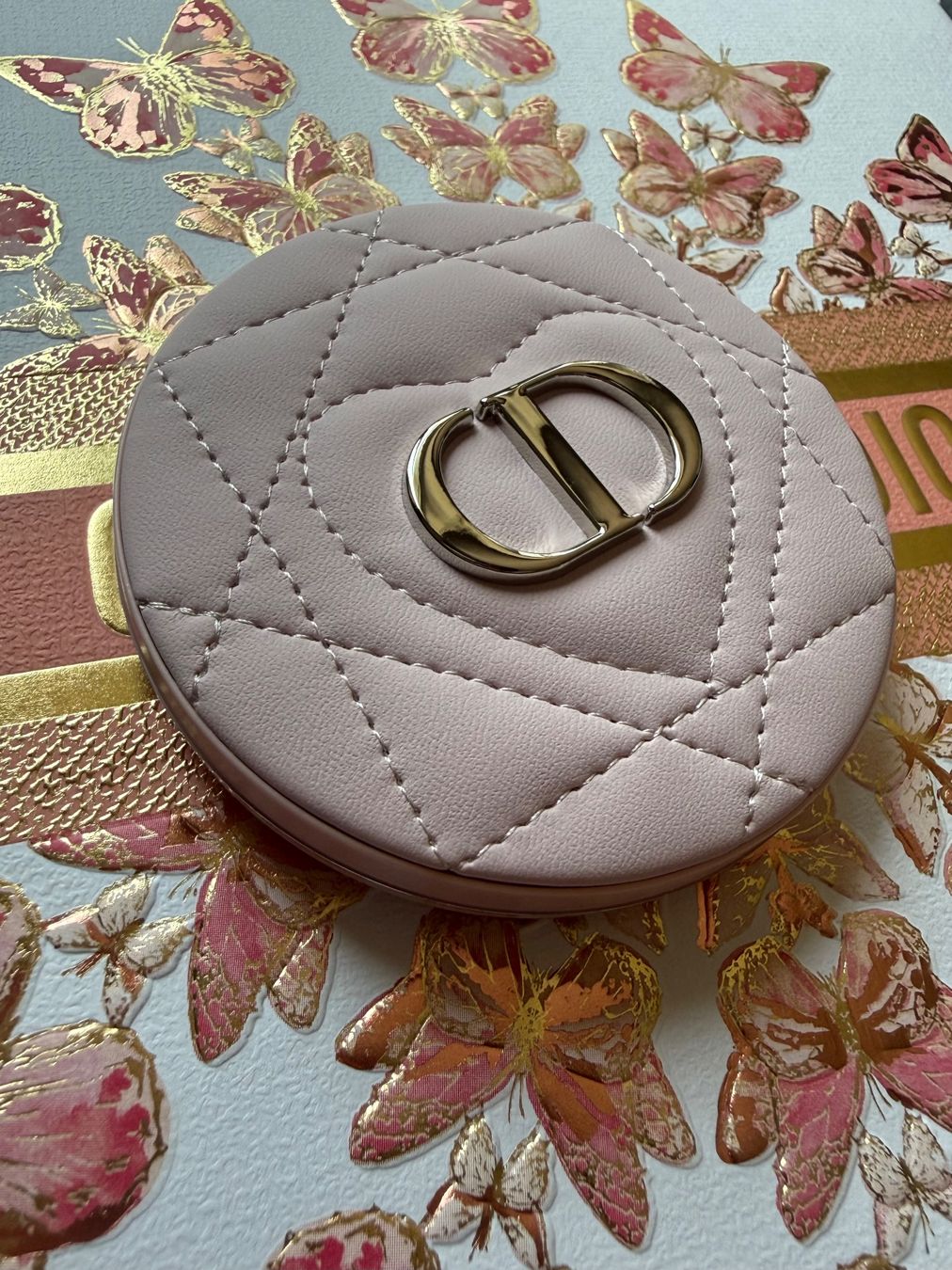 Dior Spiegel: Dior Beauty Heart-Quilted Compact Mirror – Neu und originalverpackt aus Luzern von sas_r89l 1