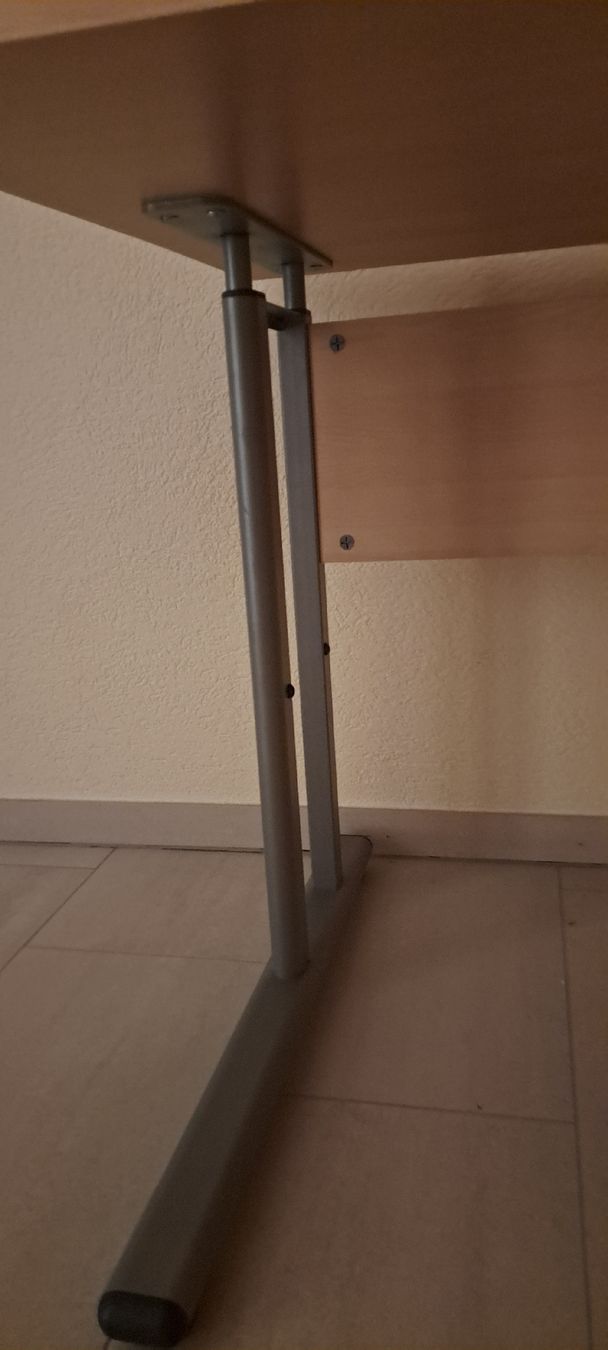 Scrivanie: Schreibtisch – Usato da Burgdorf venduto da 13Isernia 2
