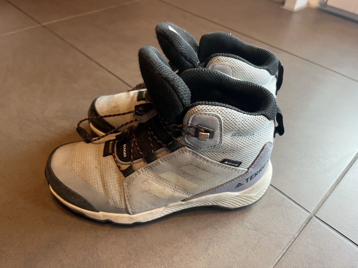 Adidas Scarpe per ragazzi: Adidas Terrex Wanderschuhe Outdoor 31 – Usato da Zürich venduto da Gabi_78