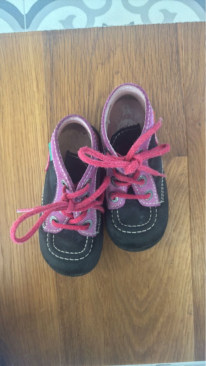Kickers Schuhe für Jungen: Süsse Kickers Kinderschuhe Gr.24 – Gebraucht aus Bolligen von Danibr