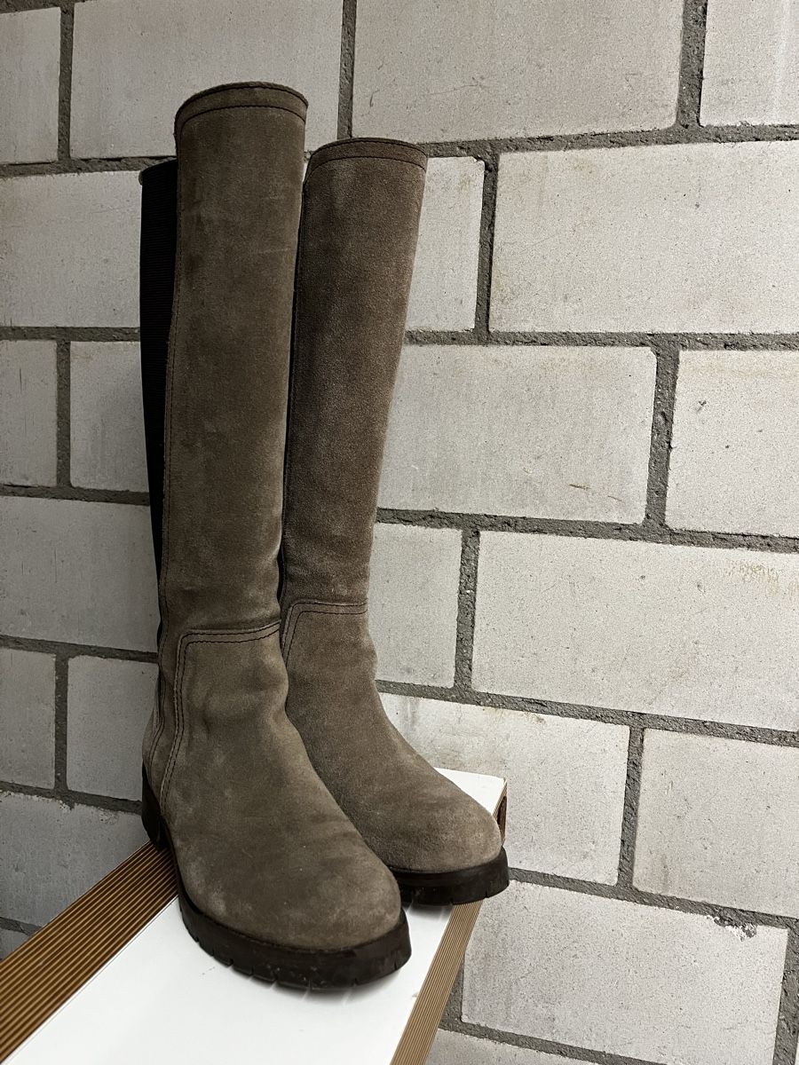 Scarpe da donna: Italian Suede Stiefel Gr. 38 – Usato da Mettmenstetten venduto da Robbarob