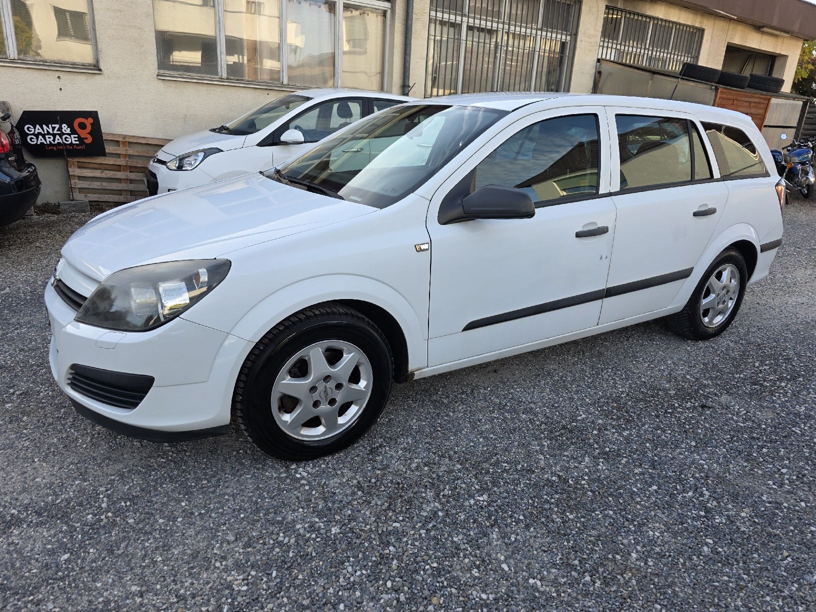 Opel Automobili: Opel Astra H18 Cvan ab Platz – Usato da Schafisheim venduto da onezillion 2