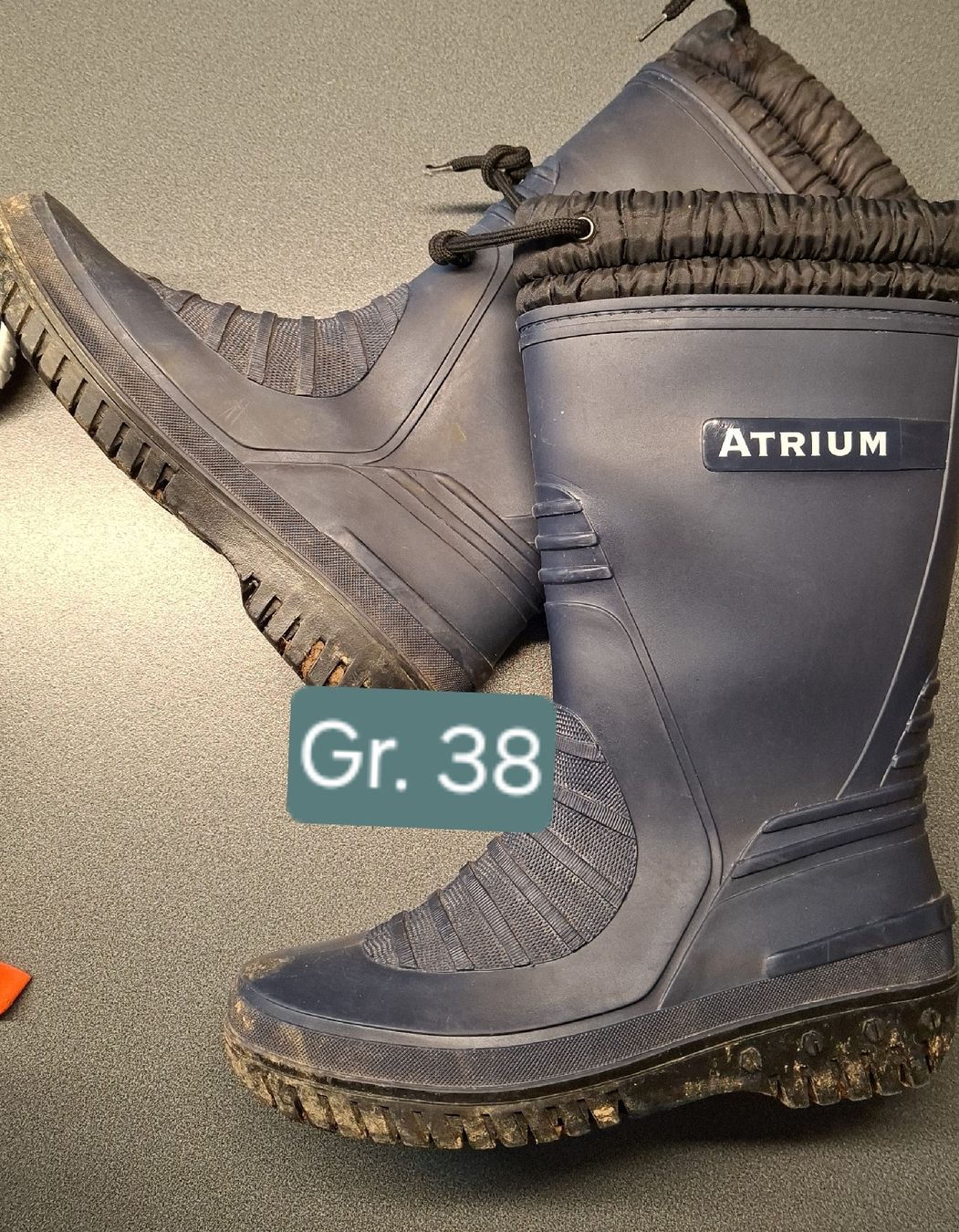 Scarpe da uomo: Lowa , Asics , diverse Schuhe  – Usato da Huttwil venduto da Caro555 5
