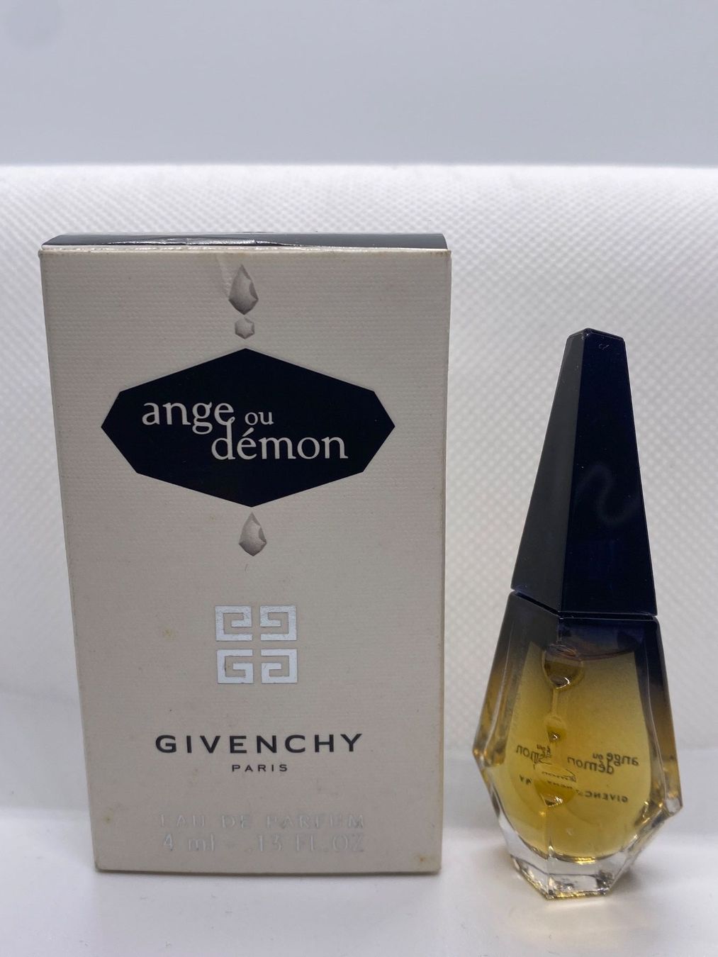 Givenchy Parfum & Eau de Toilette: Parfum miniature Givenchy, Ange ou démon – Gebraucht aus Saillon von Libellule7