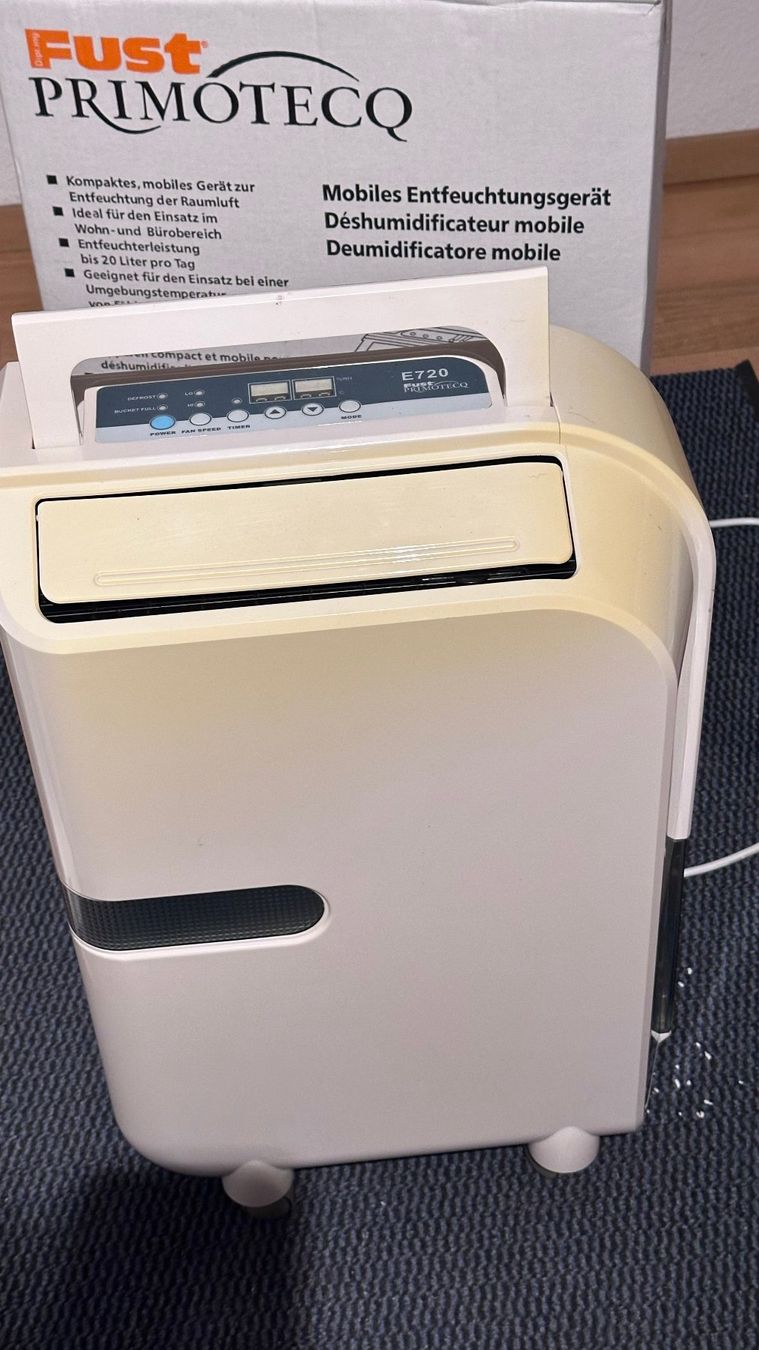 Primotecq Deumidificatori: Fust Primotecq Luftentfeuchter E720 - Ungebrauchten Zustand! – Nuovo (secondo la descrizione) da Volketswil venduto da nemo2000