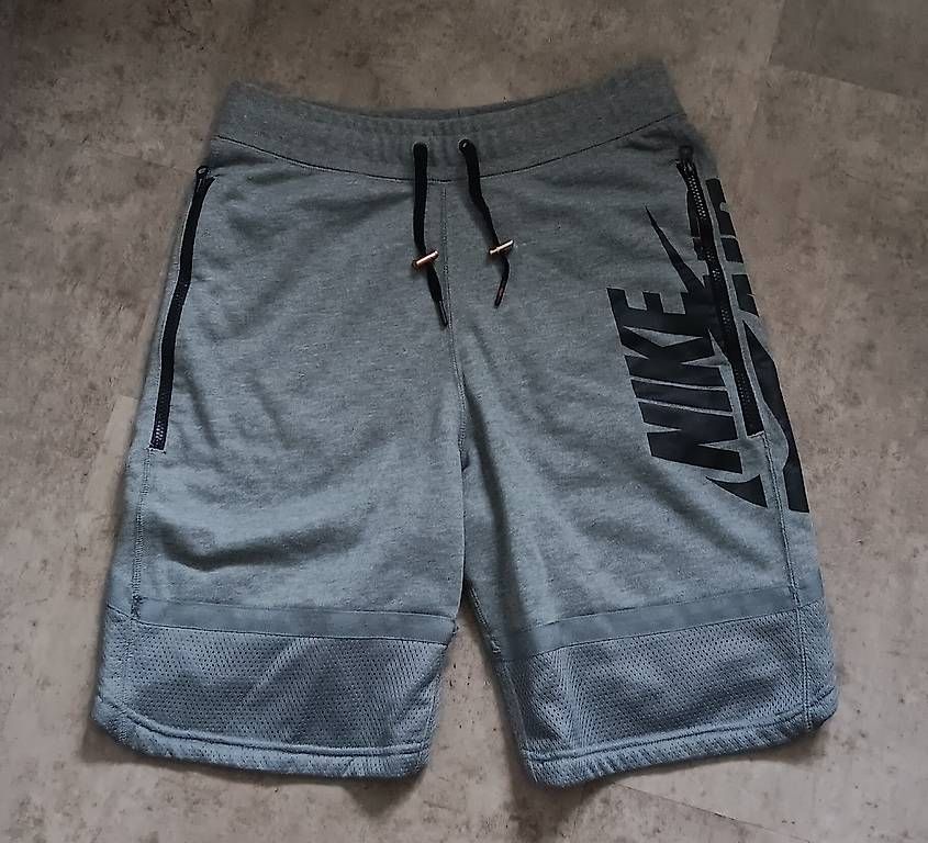 Pantaloni: Nike Air Shorts gr.S – Usato da Staufen venduto da mar_wf6r 1