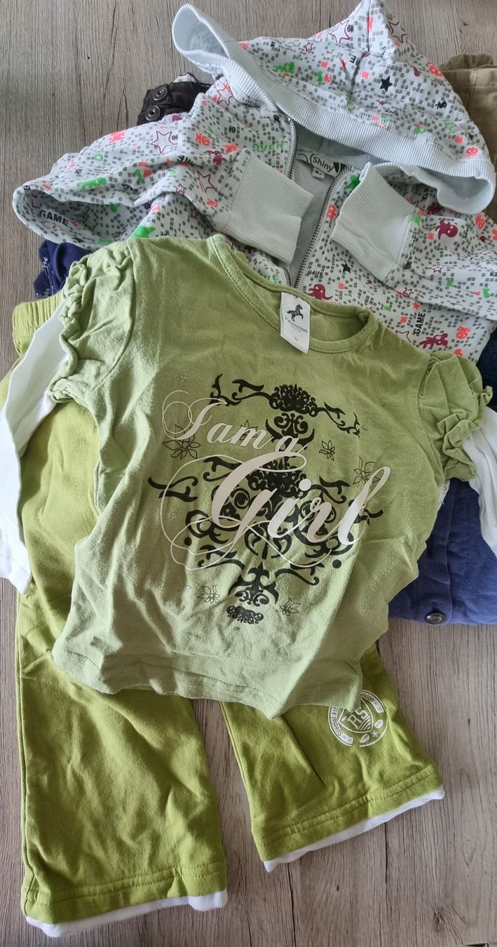 Lotti & Set di vestiti: Warmes Kleiderpaket für Mädchen gr.92 – Usato da Grossdietwil venduto da GNOM313 2