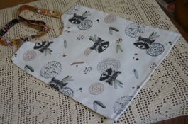 BABY LATZLI NEU - HANDARBEIT - BAVETTE