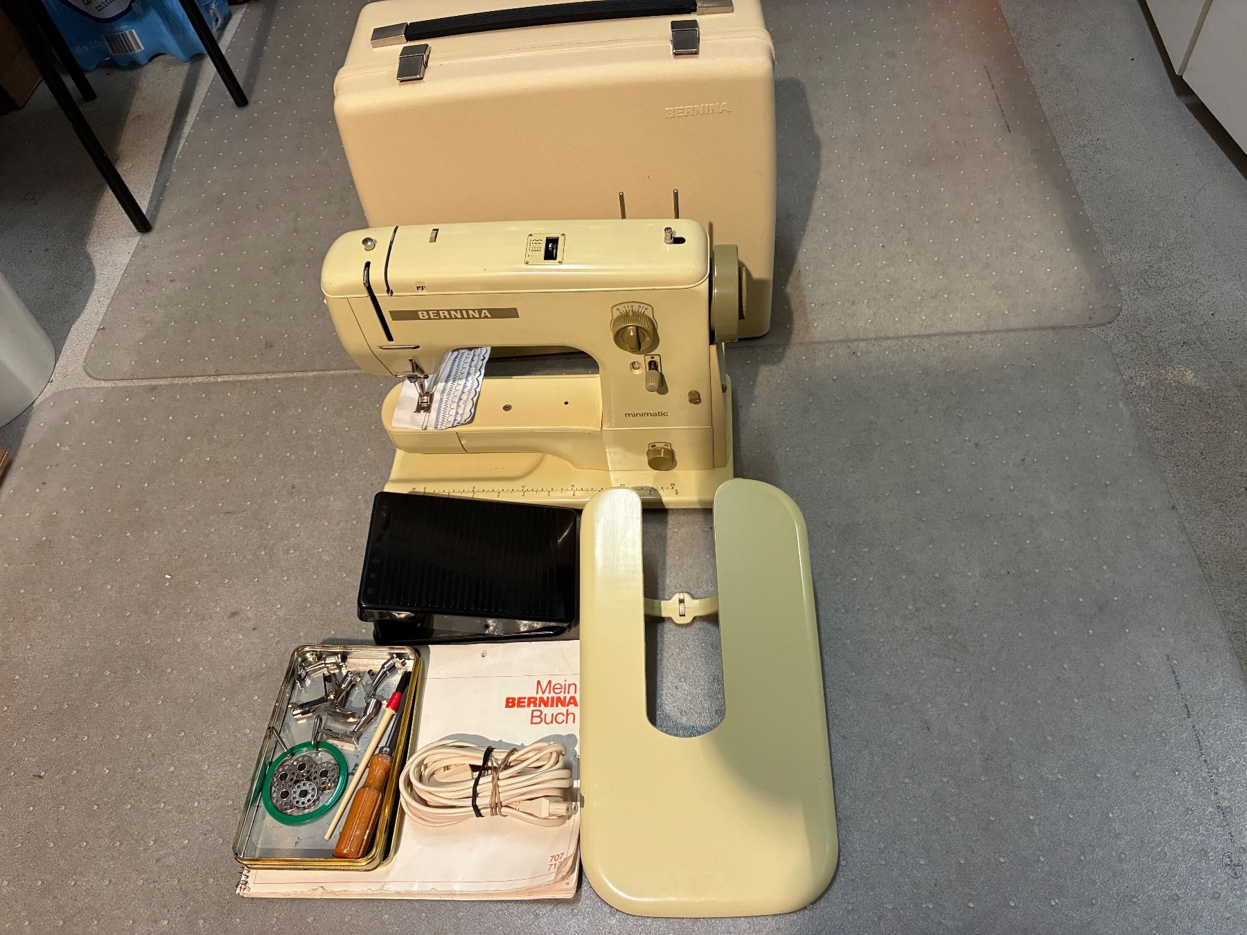 Bernina Macchine da cucire: Bernina 707 mit 6 Monate Garantie – Usato da Hendschiken venduto da zkos 5