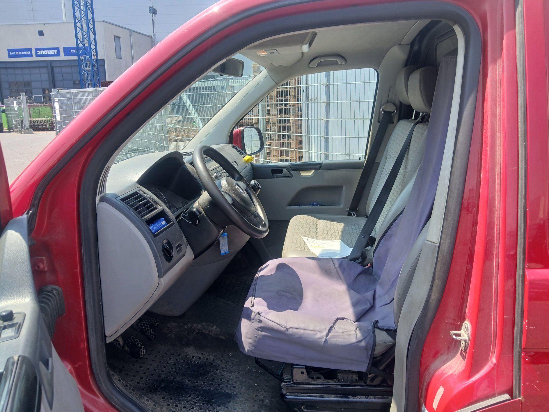 VW Veicoli commerciali: Volkswagen Transporter t5  expertiser 30.07.2026 – Usato da Satigny venduto da tin_9y9v 6