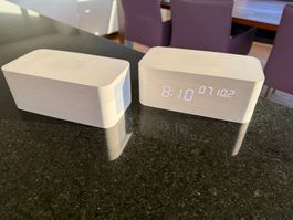 Wecker & Wireless Charger Avenwood 032 weiss,  2 Stück