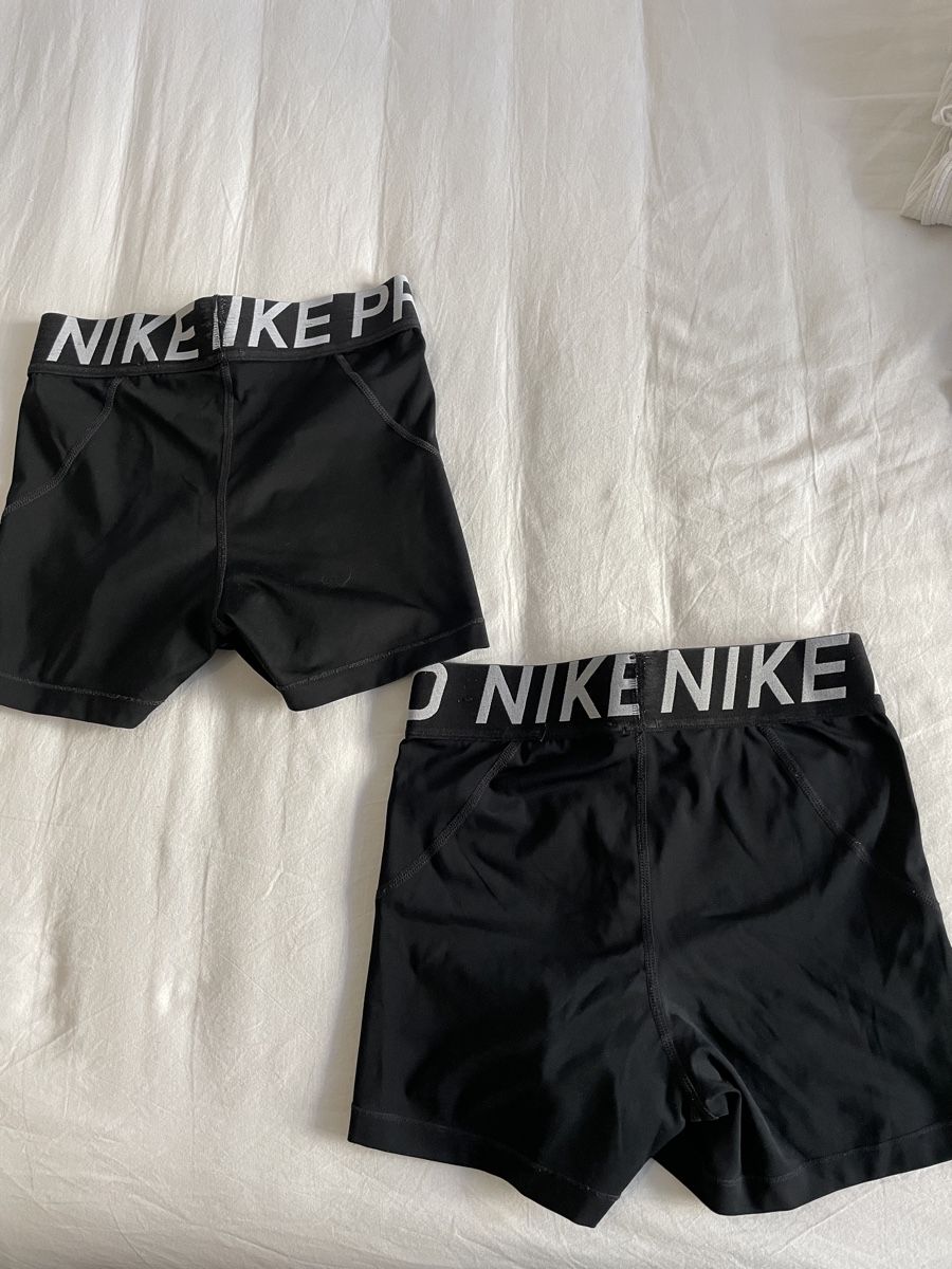 Leggings: zwei Nike Pro Shorts – Usato da St. Gallen venduto da msc_23 2