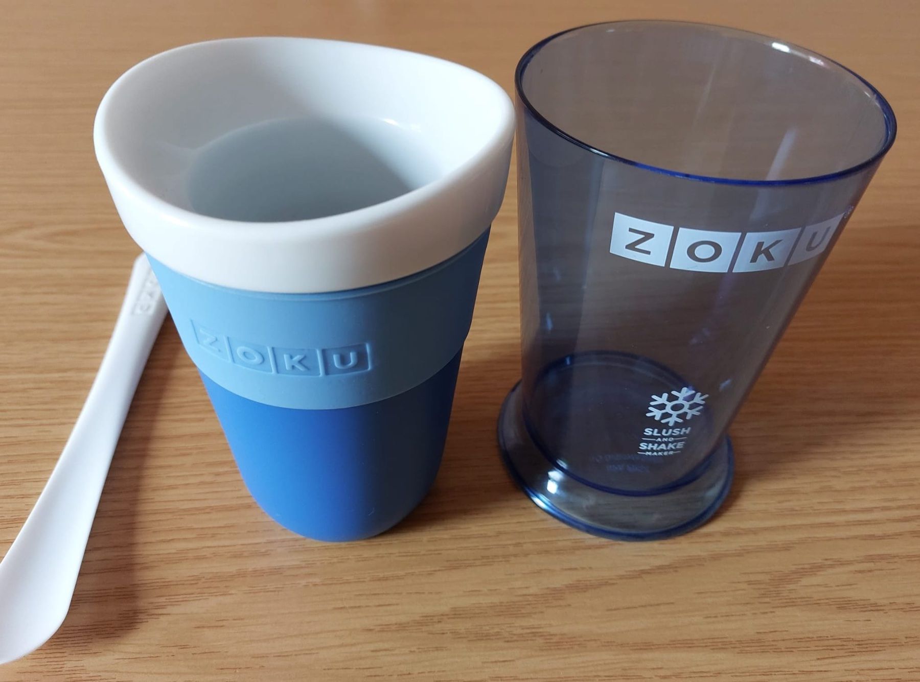Elettrodomestici da cucina: Blauer Zoku Slush Maker and Shake maker - Sommer - Slush-Eis – Usato da Urtenen-Schönbühl venduto da Kahru 1
