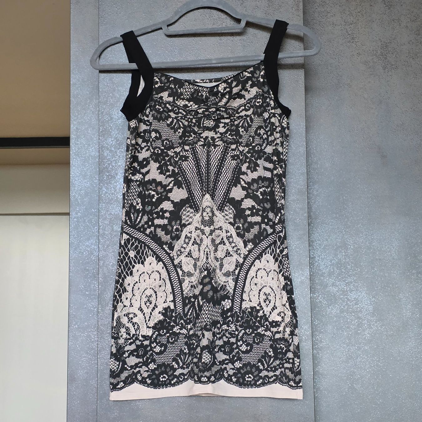 Marc Cain Tops: 🐸 MARC CAIN TOP MIT SPITZENPRINT 38 – Neu (gemäss Beschreibung) aus Môtier (Vully) von Frogs
