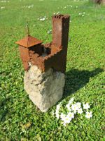 2.Handdesign Unikat Kunst Art Skulptur Burg Signiert Rostig