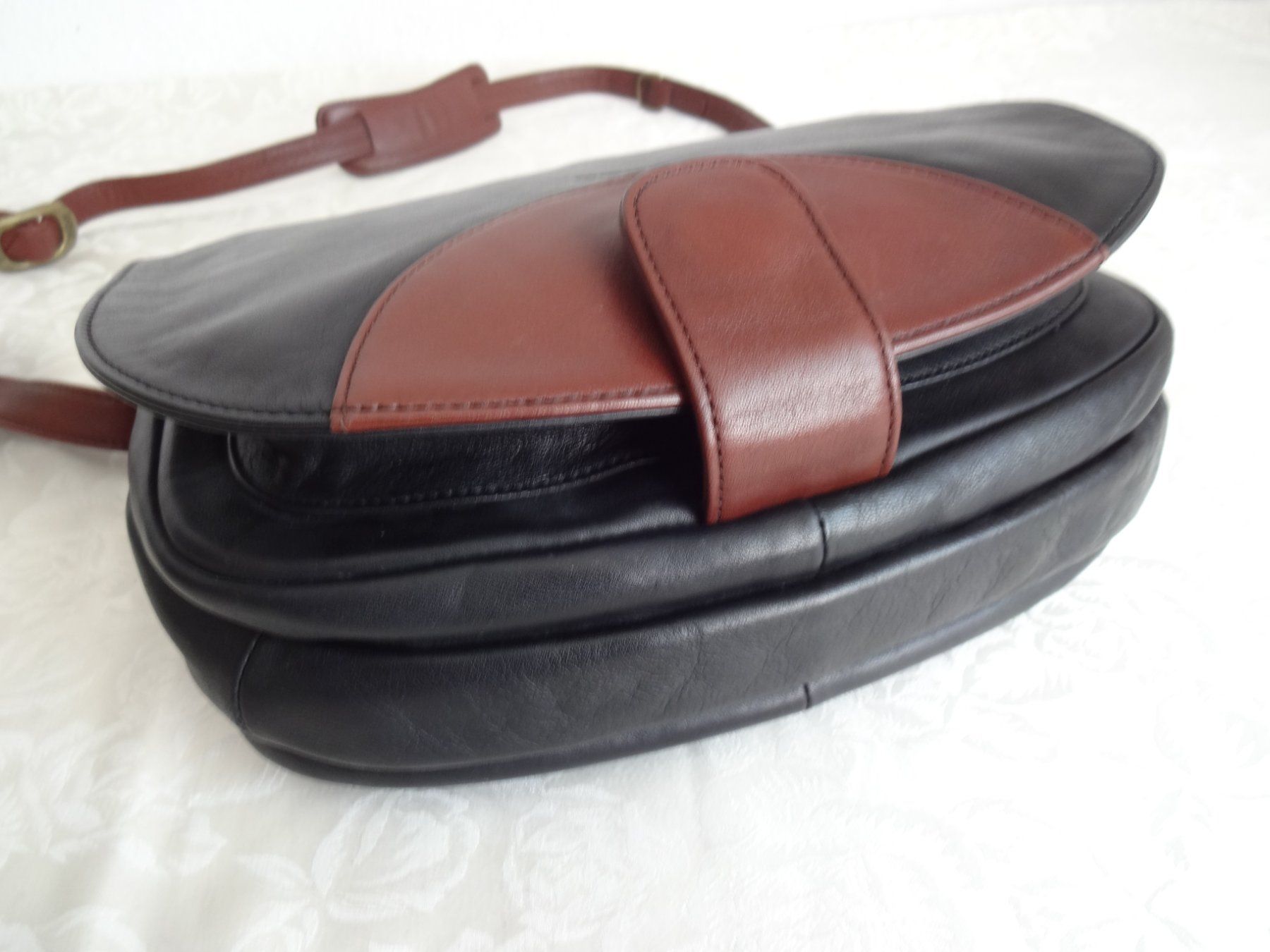 Bree Taschen für Damen: Echtleder " BREE " Umhängetasche – Gebraucht aus Frauenfeld von Jahy 3