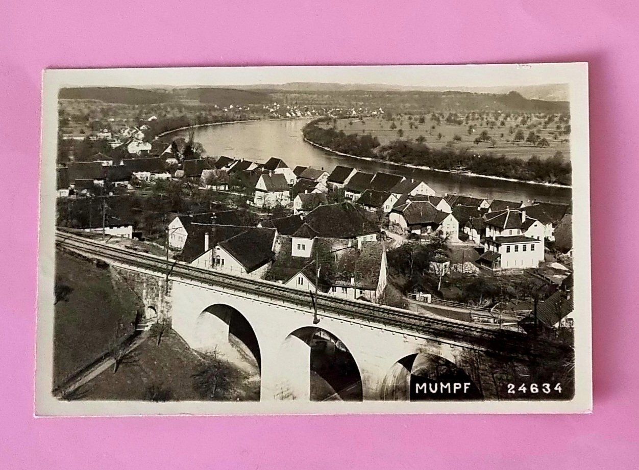 Cartoline postali: Mumpf - Dorfansicht mit Eisenbahn-Viadukt – Usato da Rothrist venduto da RROENK