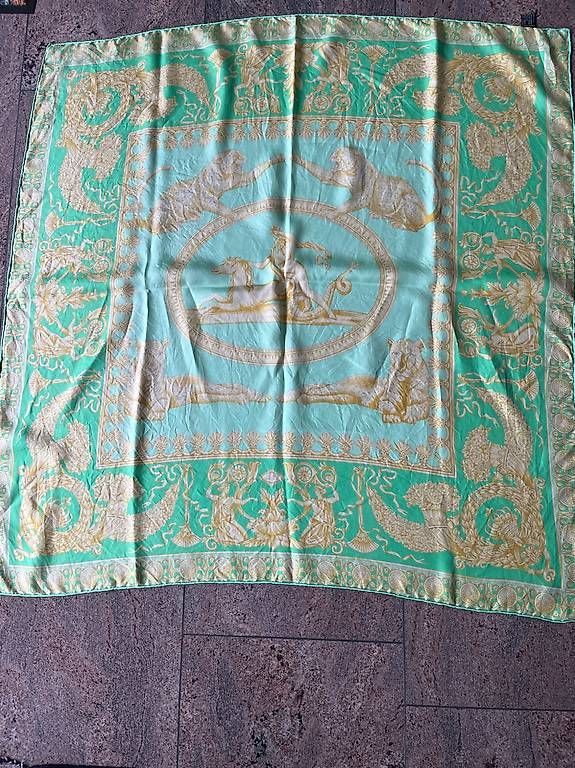 Foulard & Sciarpe: Versace Foulard Seide 100% – Usato da Thalwil venduto da chm_6wdg 1