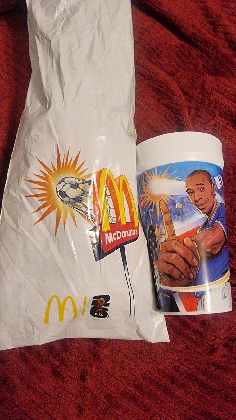 Services de table: Thierry Henry WM McDonalds Cup – Neuf avec emballage d'origine à Bern par Nik_29jr