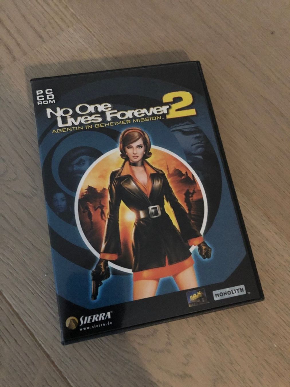 Giochi: No One Lives Forever 2 – Usato da Uster venduto da Chadwick