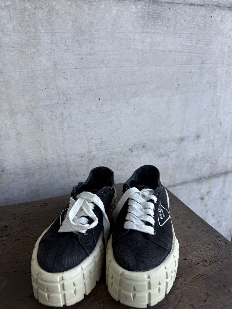 Prada Damenschuhe: Prada Plateau Sneaker schwarz . Größe 37 – Gebraucht aus Muttenz von nov_2py2