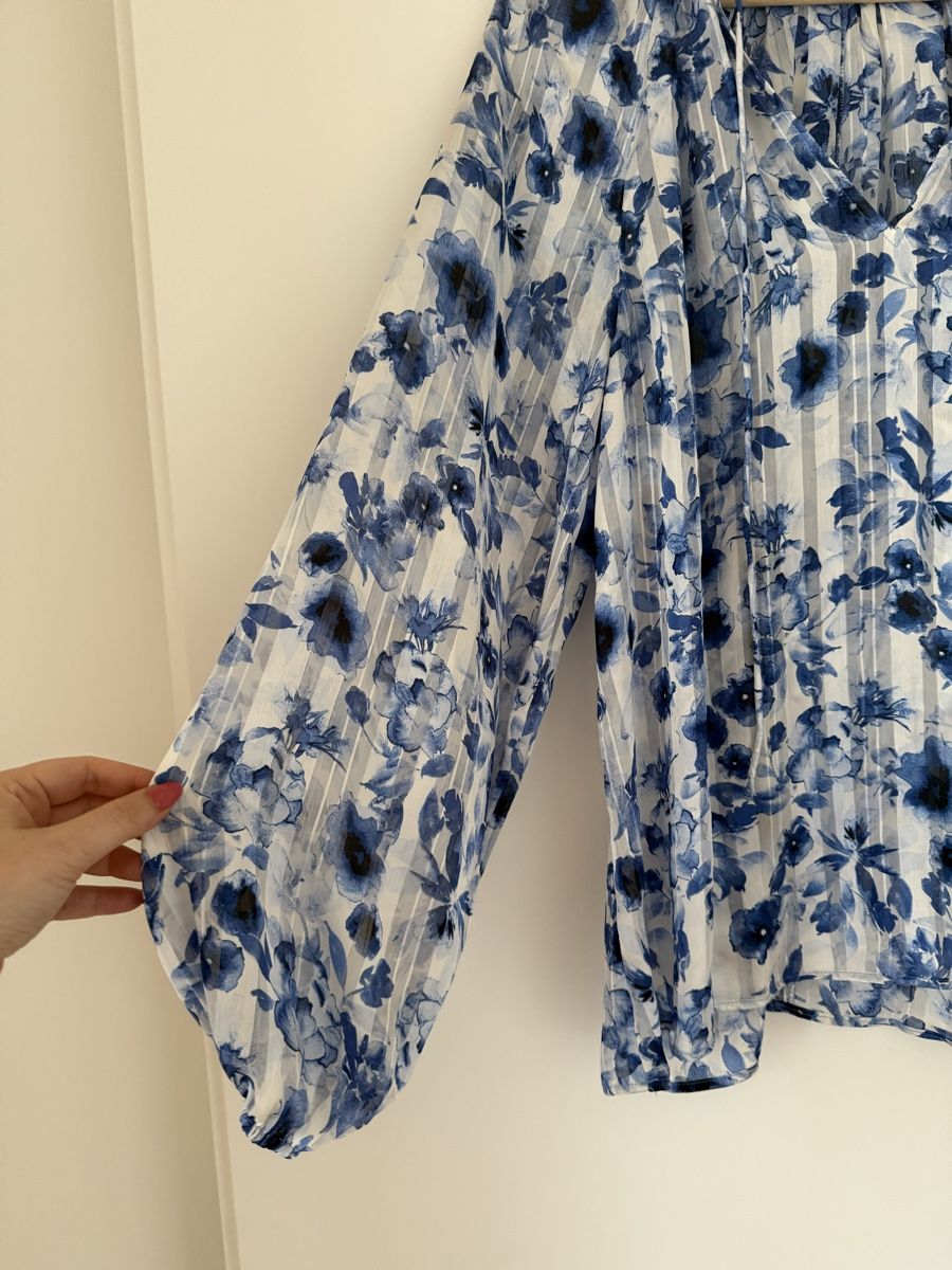 H&M Camicette: Elegante Bluse mit Blumenmuster, leicht & luftig – Nuovo (secondo la descrizione) da Wettingen venduto da VC1993 2