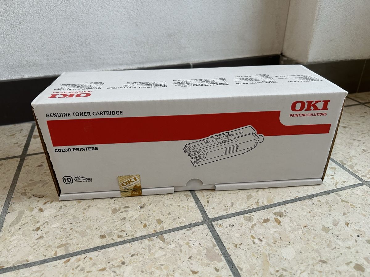 Oki Cartucce per stampanti & toner: OKI Toner Schwarz – Nuovo e nell'imballaggio originale da Ziefen venduto da TradHer