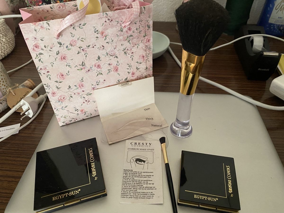 Make-up: Make up und rouge – Usato da Langenthal venduto da flower101 3