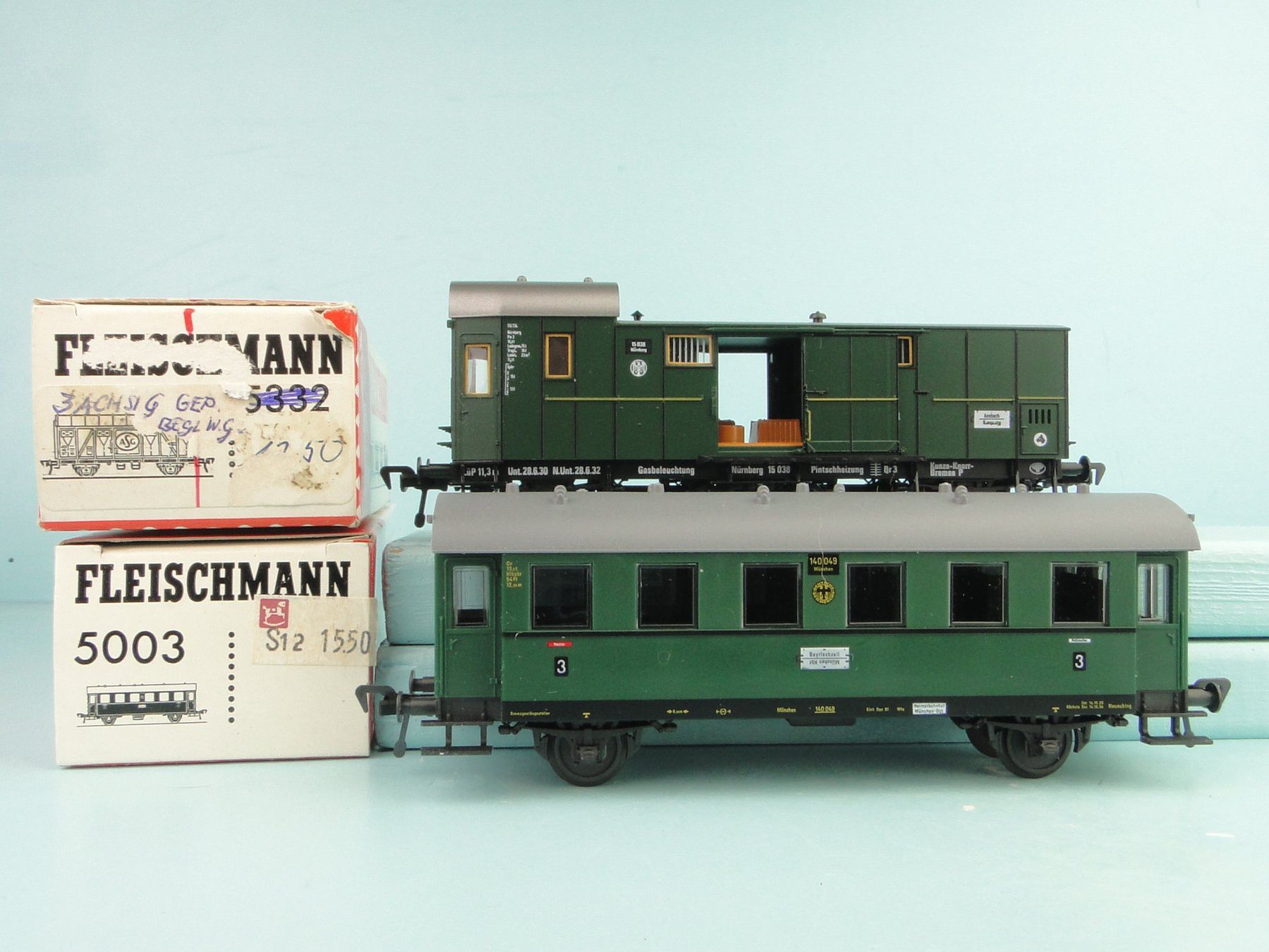 Fleischmann Modelleisenbahnen: Fleischmann H0 2 x Länderbahnwagen – Gebraucht aus Bülach von cann11
