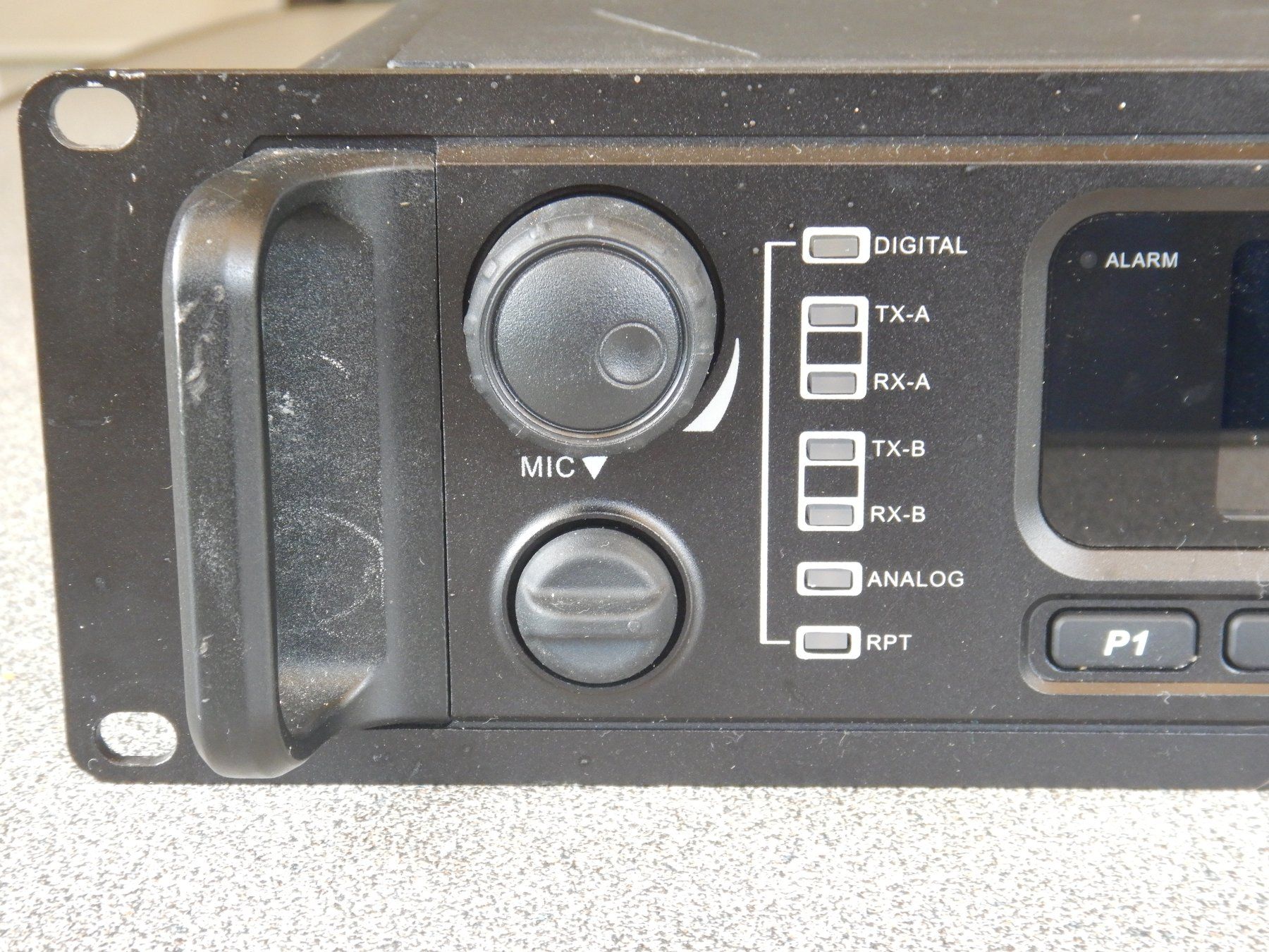 Hytera Funktechnik: Hytera DMR-Relais RD985U - defekt – Defekt aus Cham von Qrl 2
