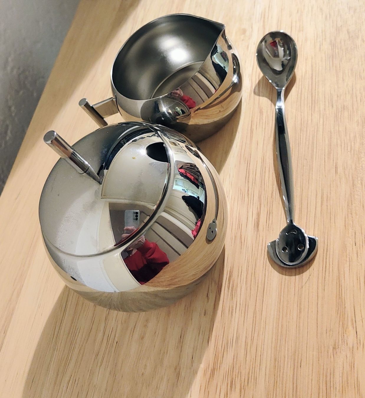 Alessi Set di piatti: Alessi sucrier, crémier et cuillère . – Usato da Biel/Bienne venduto da notfun 2