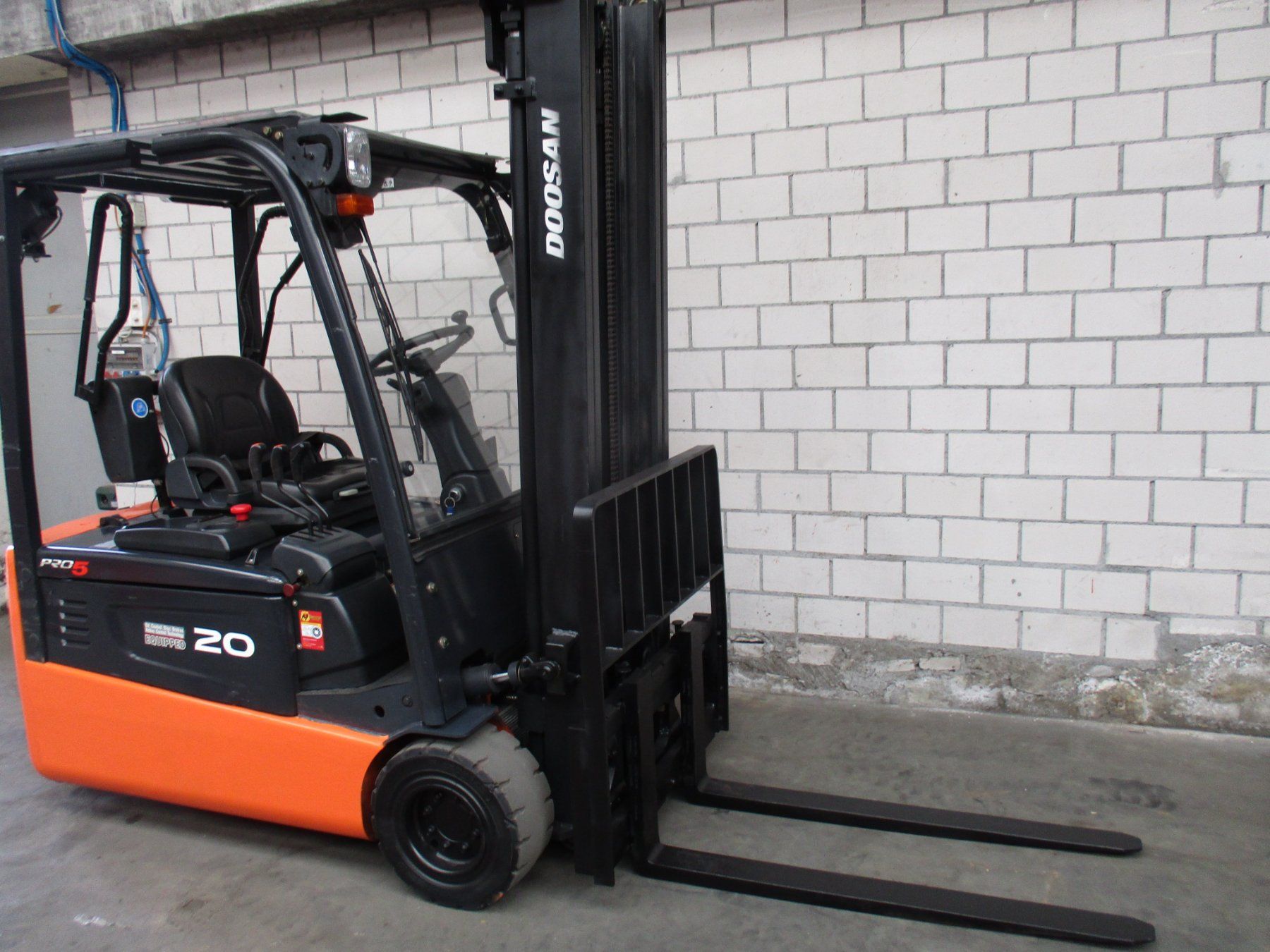 Carrelli elevatori e a forche: STAPLER  DOOSAN B20T  ELEKTRO GABELSTAPLER mit 1630 stunden – Usato da Seon venduto da zomahandel 7