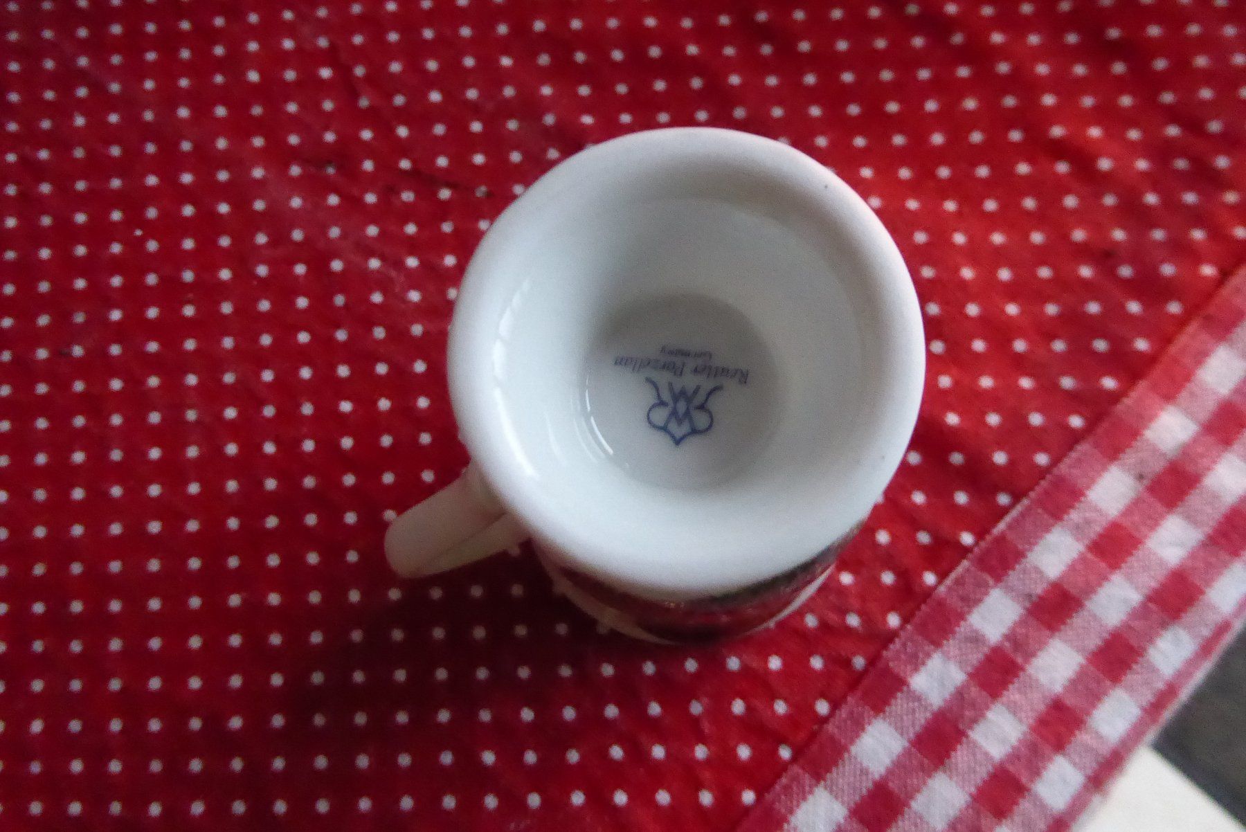 Tazze: 3 spezielle schöne Mocca Tassen mit Stempel – Usato da Sargans venduto da Benziner 7