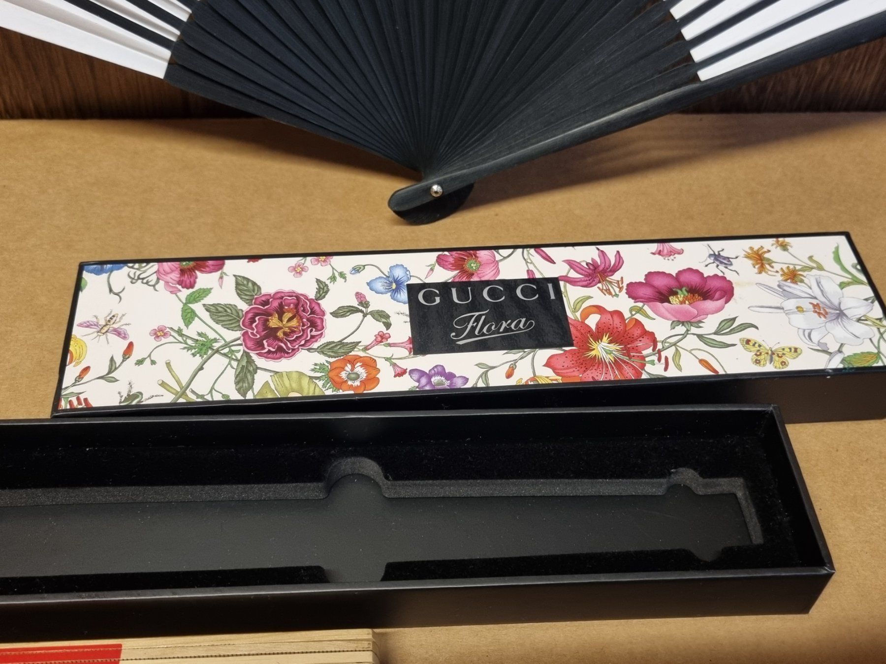 Sonstige Dekorationen & Accessoires: Gucci Flora  Fächer Original Karton – Gebraucht aus Schaffhausen von Leveron13 4