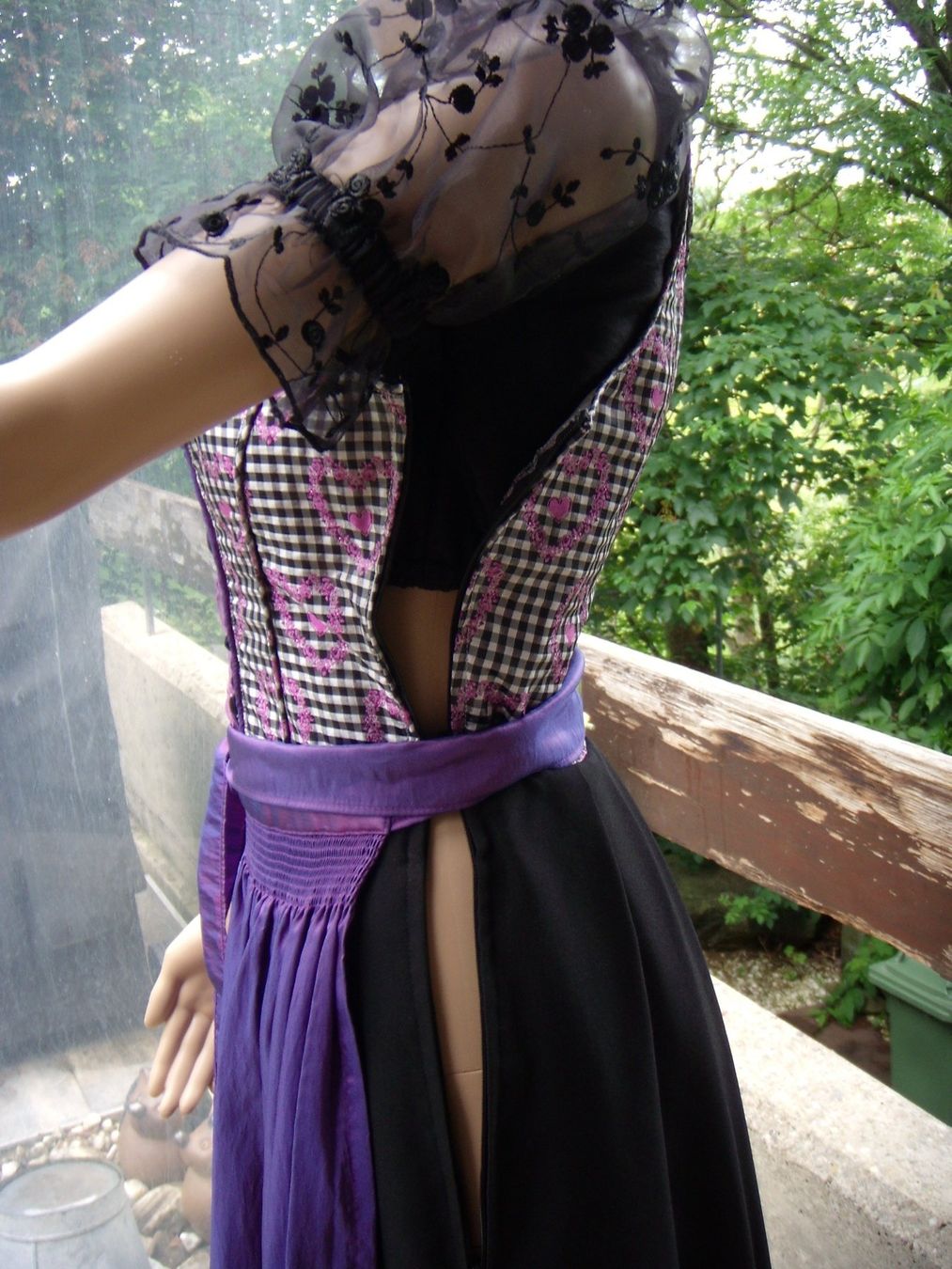 Kostüme: Country Line Dirndl , Gr.32 , schwarz- lila – Neu (gemäss Beschreibung) aus Schwarzenbach SG von Rigus 7