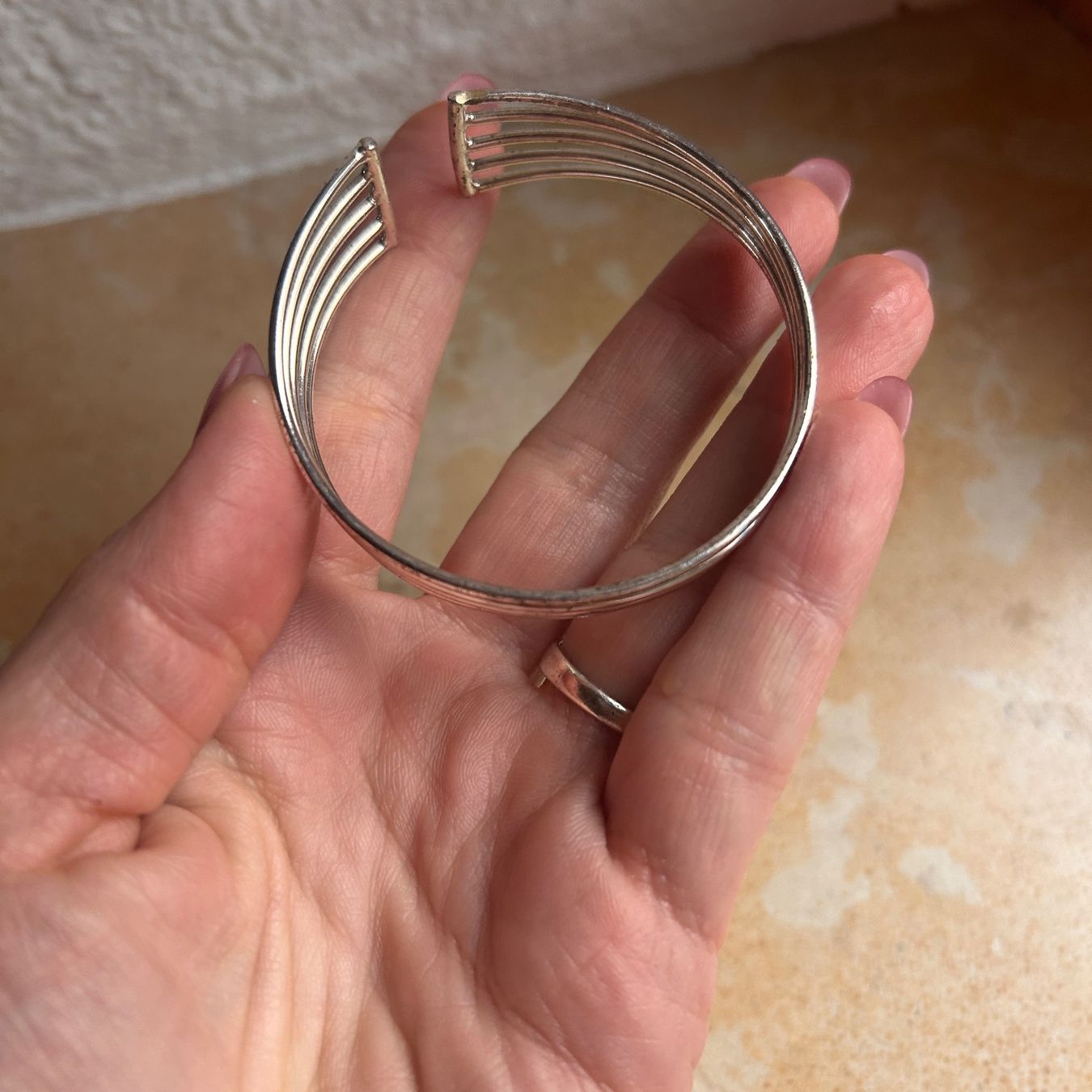 Bracciali & Braccialetti: Silberfarbiger Armreif (standardgrösse) – Usato da Dittingen venduto da Bellevista 3