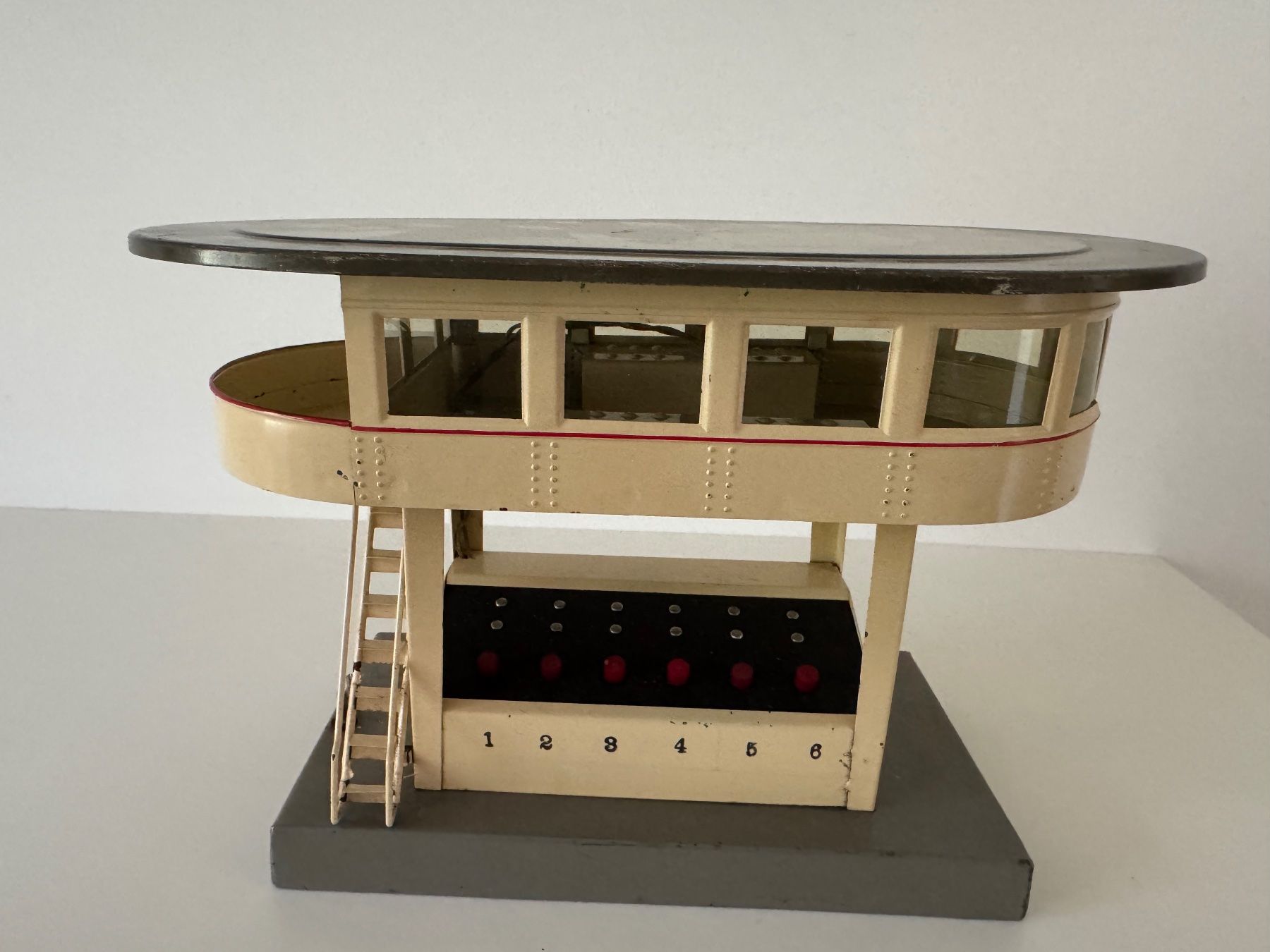 Märklin Modelleisenbahnen: Märklin - Stellwerk 13729/6 – Gebraucht aus Winterthur von Arma3 1