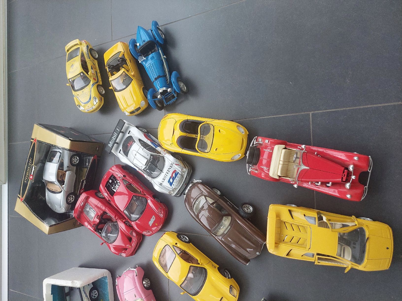 Modellini d'auto: Burago Auto Miniaturen – Usato da Schachen LU venduto da Mister-jo 2