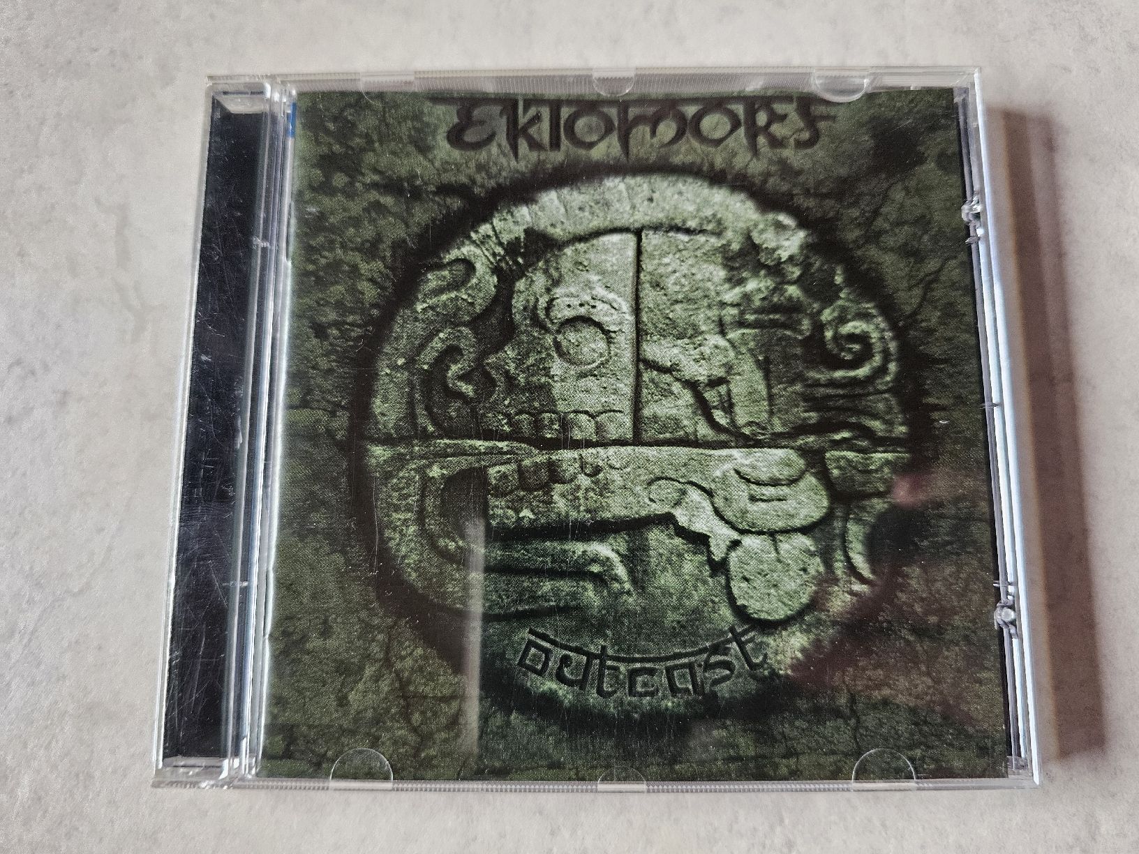 CD: Ektomorf  -  Outcast – Usato da Schneisingen venduto da backstore24