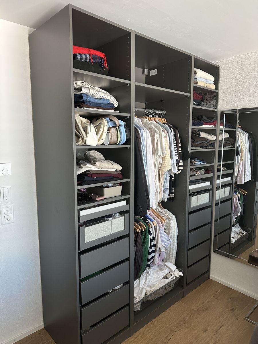 Ikea Armadi: IKEA PAX Kleiderschrank Grau – Usato da Bern venduto da scng