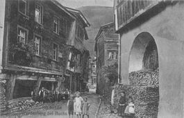 Werdenberg (SG) Historische Gasse mit Bewohnern anime